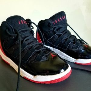 Nike Air Jordan max aura